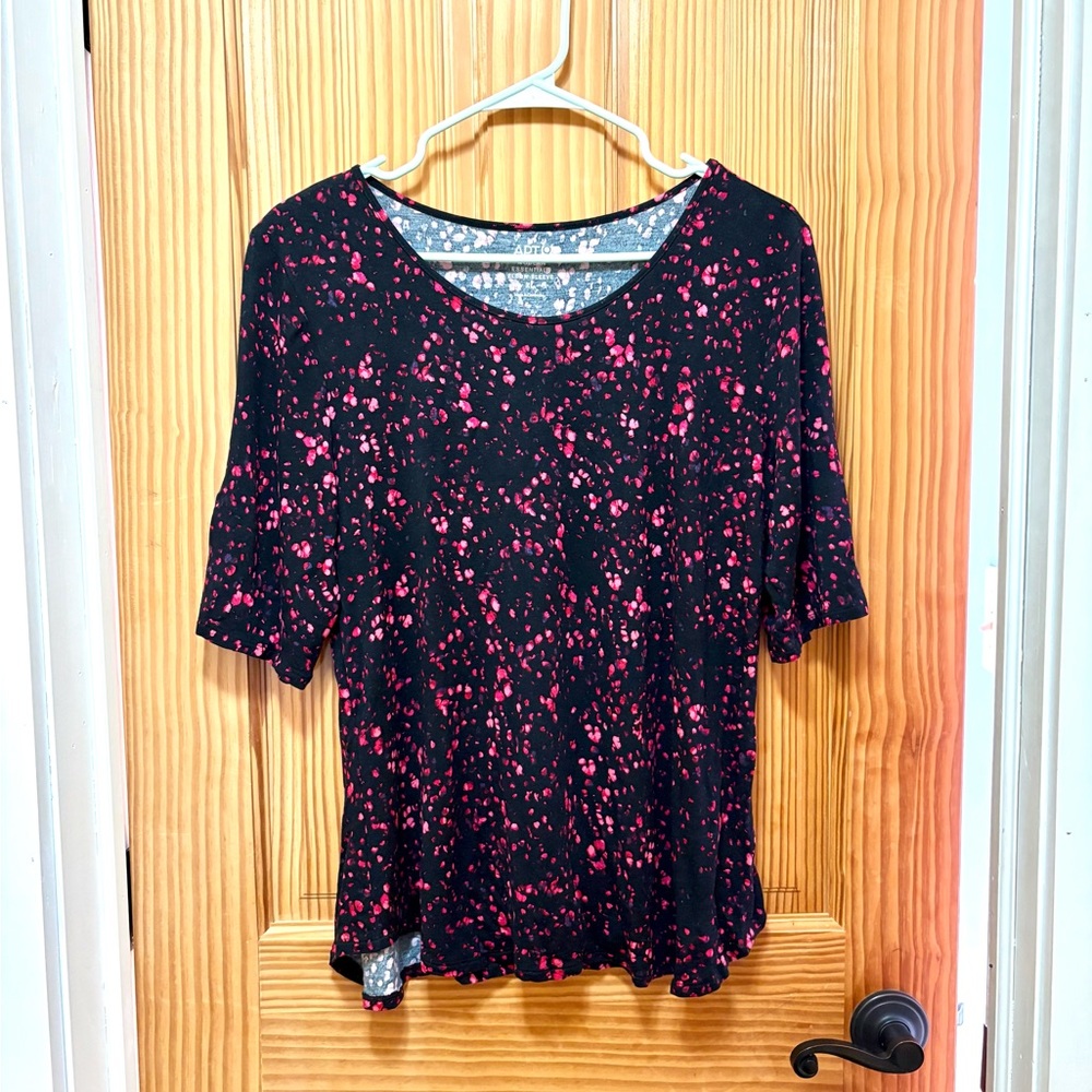 Apt. 9 NWOT Women's Black and Pink Elbow Sleeve Patterned Top Size XL